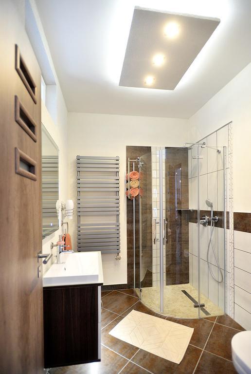 Nobilis Apartman Eger Ngoại thất bức ảnh