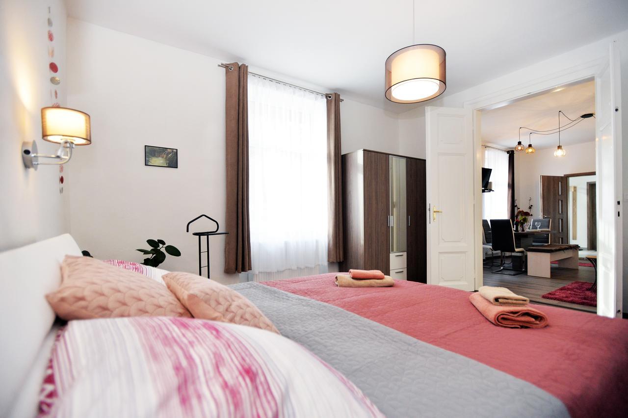 Nobilis Apartman Eger Ngoại thất bức ảnh